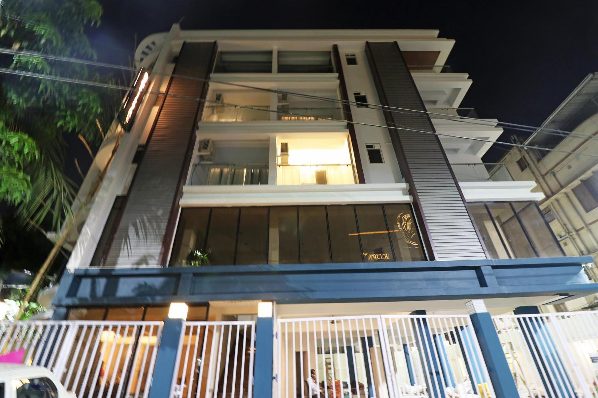 Hotel O Silver Key Deshapriya Park Near Kalighat Kali Temple *