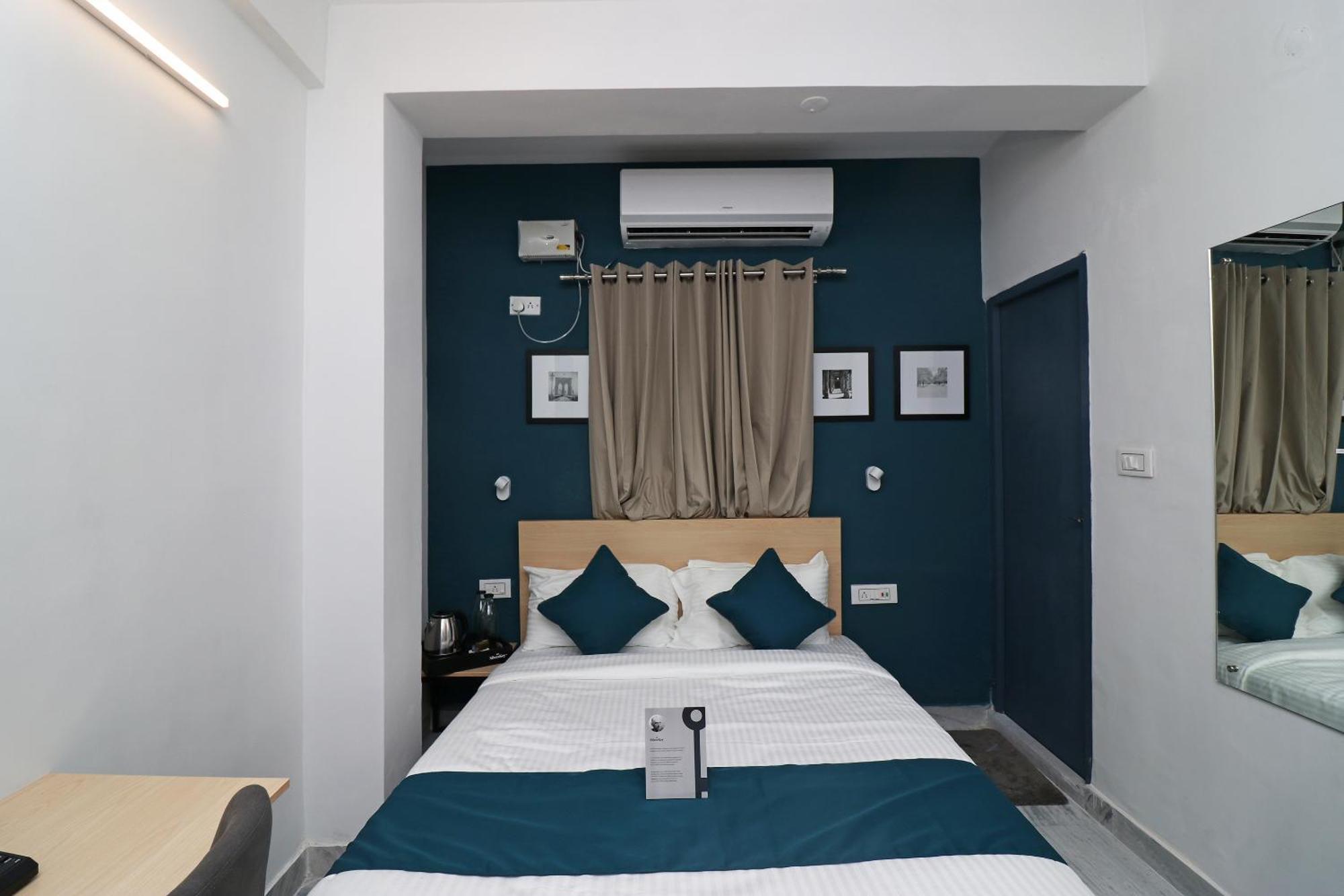 Hotel O Silver Key Deshapriya Park Near Kalighat Kali Temple Kolkata